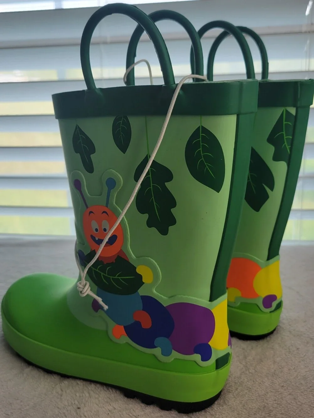New Cat & Jack Green Leaf Caterpillar Rain Boots Handles Splash Muddy Puddle 11